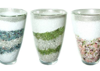 doppelwandiges glas mit edelsteinen